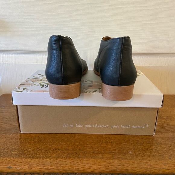 Dressy Black Flats - Picture 5 of 6